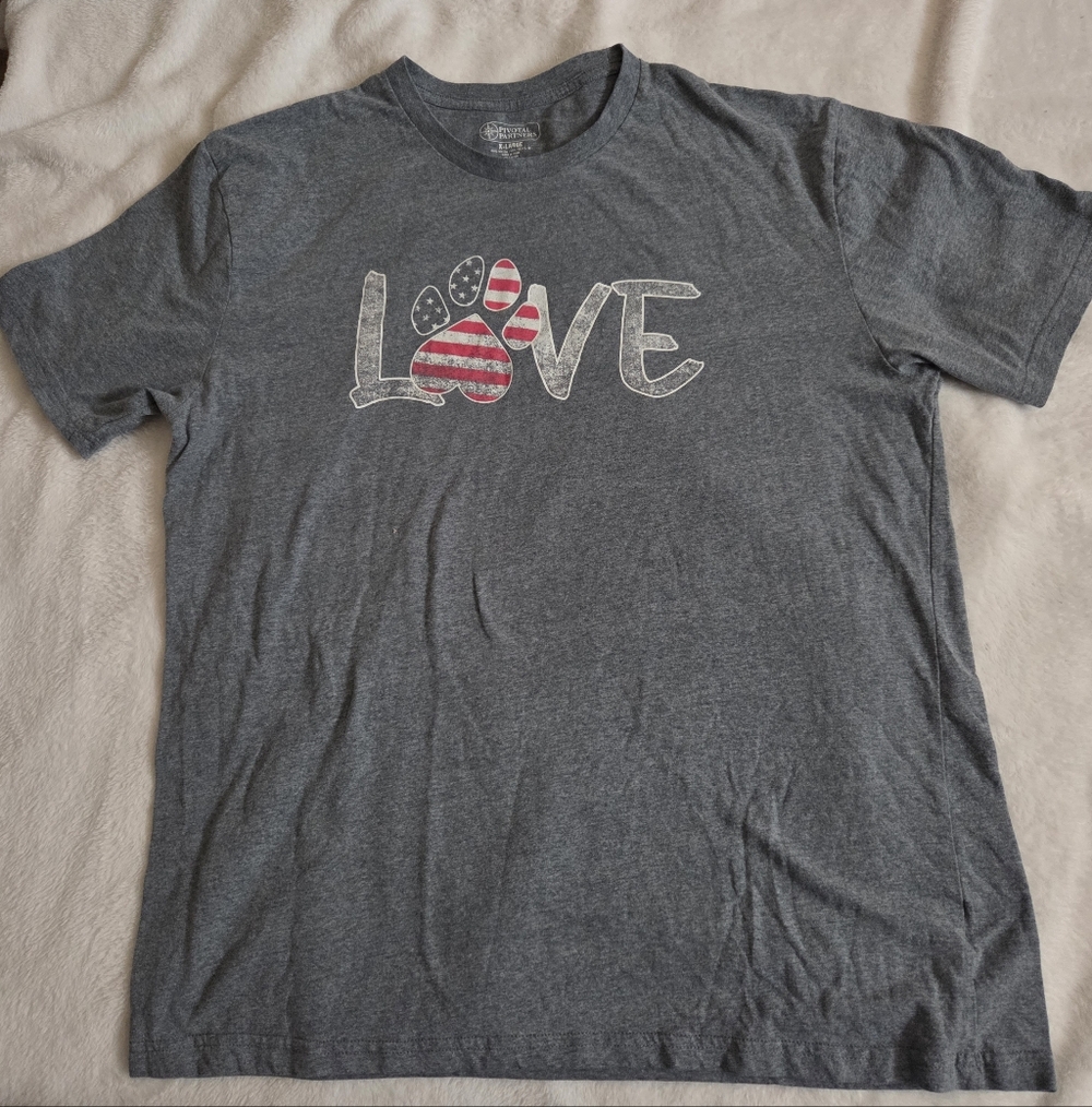 Grey Short Sleeve 'LOVE' Paw Graphic Tee - Unbranded